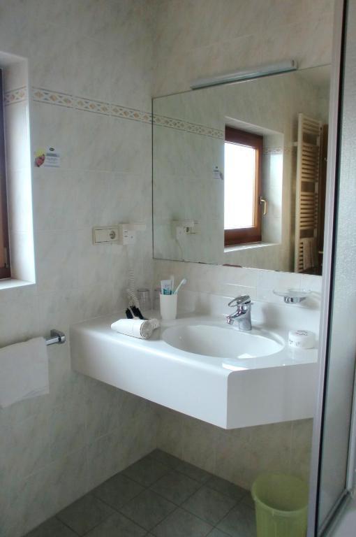 Hotel Viktoria Castelrotto Habitación foto
