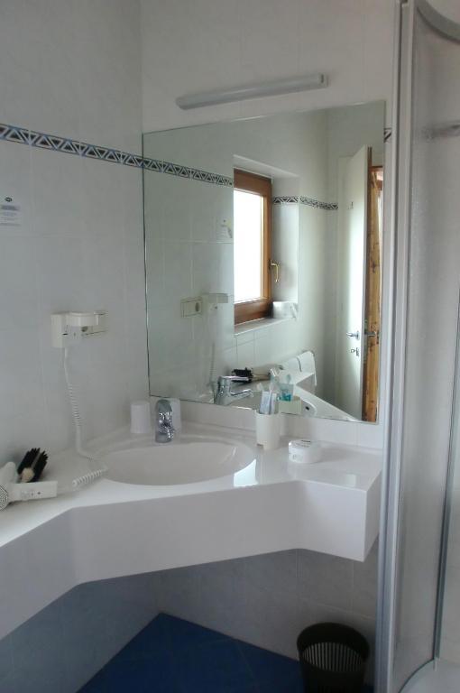 Hotel Viktoria Castelrotto Habitación foto